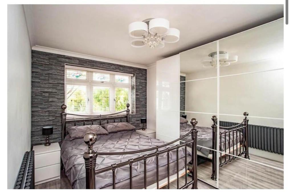 2 Bed - Walking Distance To Harry Potter Studio Watford  Ngoại thất bức ảnh